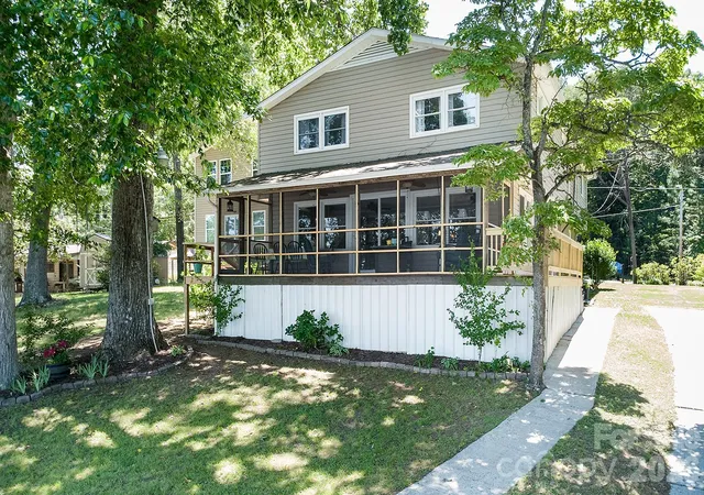 Photo 2 of Single family home for sale at 46842 Beach Rd, New London, NC 28127 | MLS# 4389730 | Listing updated on 2026-09-25