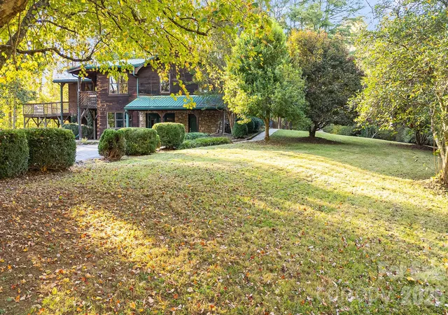 Photo 3 of Single family home for sale at 104 Paramount Dr, Leicester, NC 28748 | MLS# 4389746 | Listing updated on 2026-10-21
