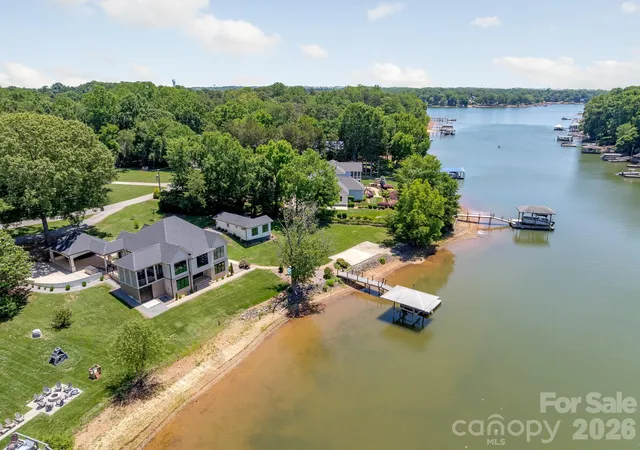 Photo 1 of Single family home for sale at 445 Sundown Rd, Mooresville, NC 28117 | MLS# 4389799 | Listing updated on 2026-10-01