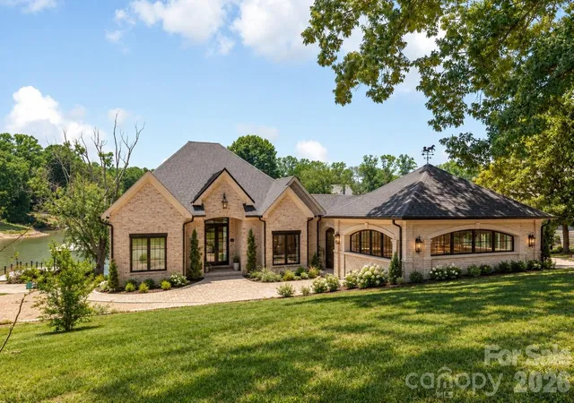 Photo 3 of Single family home for sale at 445 Sundown Rd, Mooresville, NC 28117 | MLS# 4389799 | Listing updated on 2026-10-01