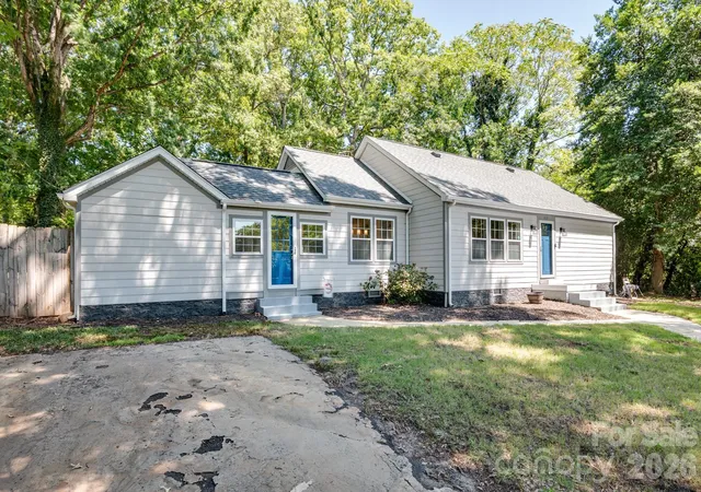Photo 4 of Single family home for sale at 410 N Cannon Blvd, Kannapolis, NC 28083 | MLS# 4389804 | Listing updated on 2026-09-15
