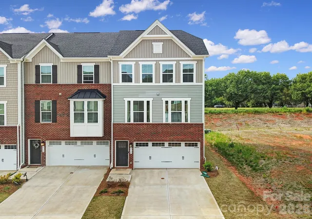 1st image of 2528 Grantham Pl Dr, Fort Mill, SC 29715 | MLS# 4389820