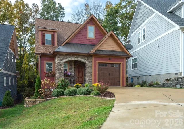 1st image of 39 Tudor Wy, Black Mountain, NC 28711 | MLS# 4389836