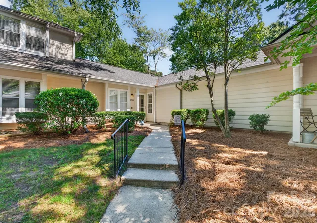 1st image of 2705 Tiergarten Ln, Charlotte, NC 28210 | MLS# 4389849
