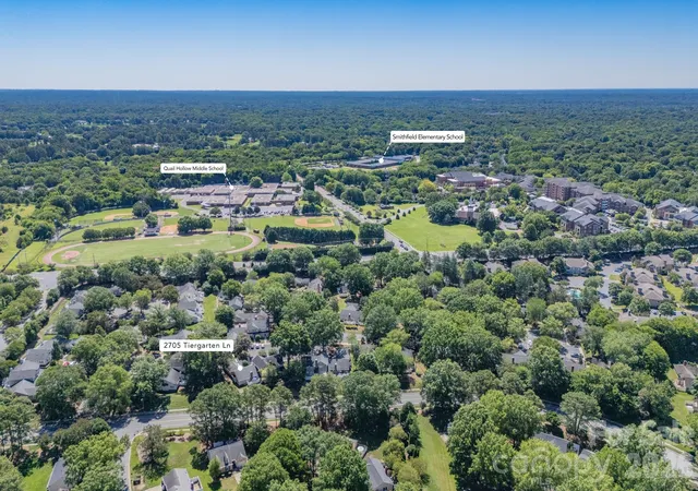 3rd image of 2705 Tiergarten Ln, Charlotte, NC 28210