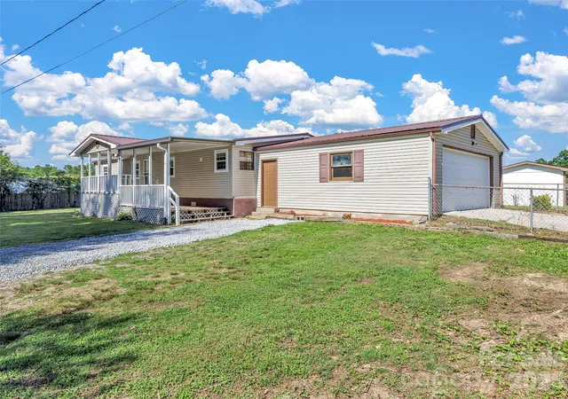 3rd image of 133 Kristey Ln, Hendersonville, NC 28792 | MLS# 4389871