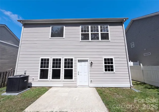 Photo 4 of Single family home for sale at 10648 Secret Garden Ln, Charlotte, NC 28214 | MLS# 4389944 | Listing updated on 2026-10-08