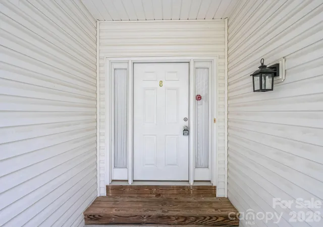 Photo 2 of Single family home for sale at 6 Scottish Cir, Asheville, NC 28803 | MLS# 4389950 | Listing updated on 2026-10-08