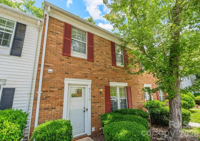 Homes for sale in Matthews, NC | 9710 Old Gate Dr, Matthews, NC 28105 | MLS# 4389990