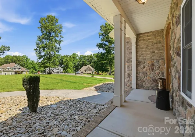 Photo 3 of Single family home for sale at 146 Orchard Farm Ln, Mooresville, NC 28117 | MLS# 4389994 | Listing updated on 2026-08-18