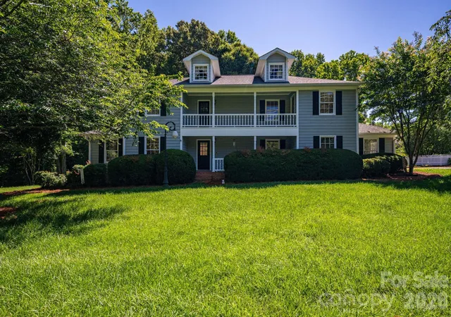 Photo 2 of Single family home for sale at 2302 Lowell Bethesda Rd, Gastonia, NC 28056 | MLS# 4390007 | Listing updated on 2026-09-19