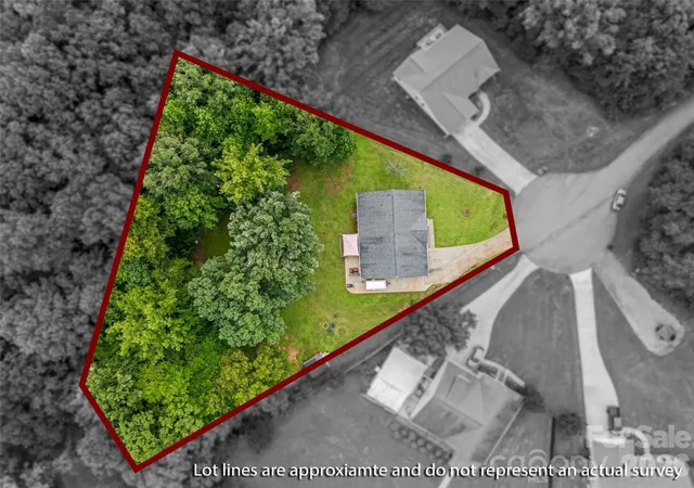 Photo 3 of Sale Pending at 4108 Lydia Suzanne Pl, Lincolnton, NC 28092 | MLS# 4390026 | Listing updated on 2026-09-16