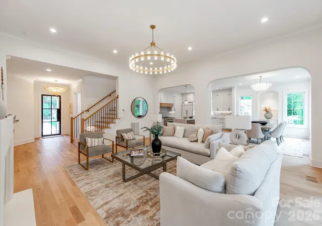 Photo 3 of Mansion for sale at 4627 Water Oak Rd, Charlotte, NC 28211 | MLS# 4390042 | Listing updated on 2026-10-03