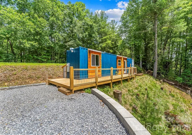 3rd image of 678 Forest Lake Heights Dr, Nebo, NC 28761 | MLS# 4390093