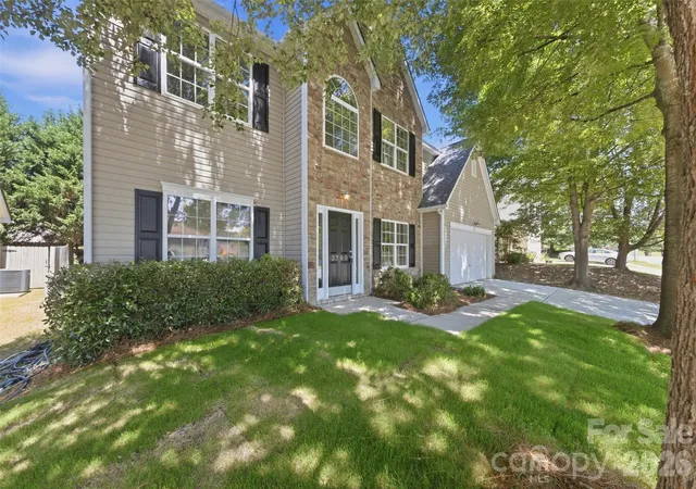 Homes for sale in Matthews, NC | 2700 Piersland Dr, Matthews, NC 28104 | MLS# 4390118