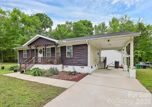 Photo 1 of Single family home for sale at 8301 Washington Blvd, Charlotte, NC 28262 | MLS# 4390154 | Listing updated on 2026-07-31