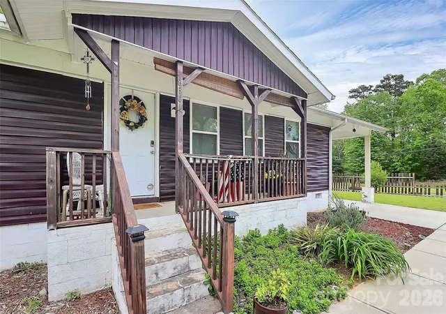 Photo 2 of Single family home for sale at 8301 Washington Blvd, Charlotte, NC 28262 | MLS# 4390154 | Listing updated on 2026-07-31