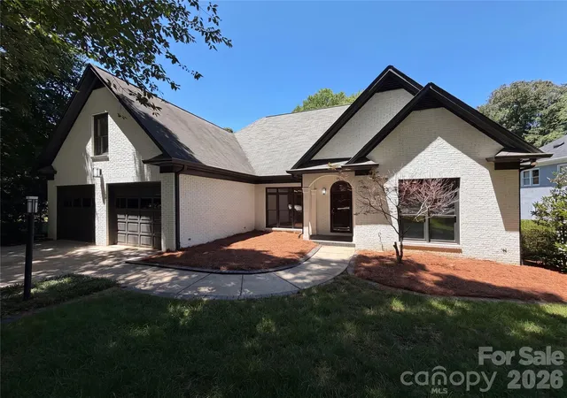 Photo 1 of Single family home for sale at 5309 Lancelot Dr, Charlotte, NC 28270 | MLS# 4390169 | Listing updated on 2026-10-01
