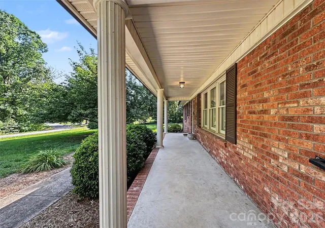 Homes for sale in Statesville, NC | 213 Bostian Lake Rd, Statesville, NC 28677 | MLS# 4390171
