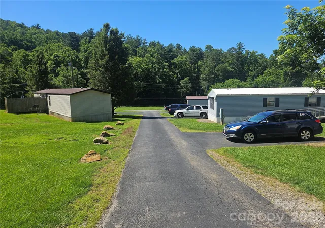 13th image of 8 Mountain View Rd, Weaverville, NC 28787 | MLS# 4390220