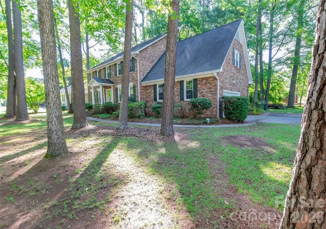 Photo 2 of Single family home for sale at 1171 Candlelight Dr, Rock Hill, SC 29732 | MLS# 4390230 | Listing updated on 2026-07-07