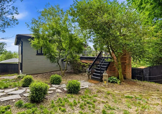 Photo 2 of Single family home for sale at 38 Aurora Dr, Asheville, NC 28805 | MLS# 4390235 | Listing updated on 2026-08-27