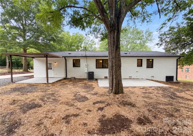 Homes for sale in Matthews, NC | 141 Greenbriar Dr, Matthews, NC 28104 | MLS# 4390247