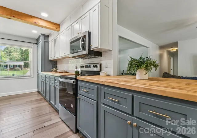 Photo 3 of Single family home for sale at 8420 Wilson Woods Dr, Mint Hill, NC 28227 | MLS# 4390255 | Listing updated on 2026-09-11