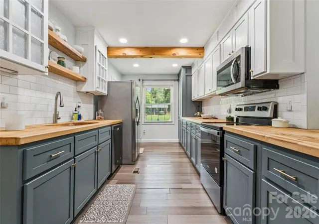 Photo 4 of Single family home for sale at 8420 Wilson Woods Dr, Mint Hill, NC 28227 | MLS# 4390255 | Listing updated on 2026-09-11