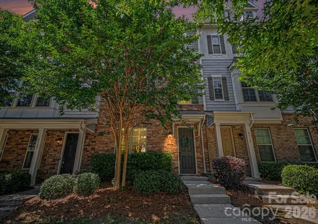 Photo 3 of Townhouse for sale at 9316 Ainslie Downs St, Charlotte, NC 28273 | MLS# 4390276 | Listing updated on 2026-08-22