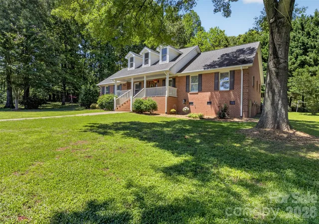 Photo 3 of Single family home for sale at 8234 Dennis Rd, Mint Hill, NC 28227 | MLS# 4390277 | Listing updated on 2026-09-01