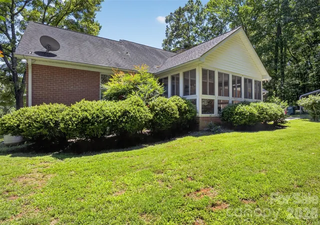 Photo 4 of Single family home for sale at 8234 Dennis Rd, Mint Hill, NC 28227 | MLS# 4390277 | Listing updated on 2026-09-01