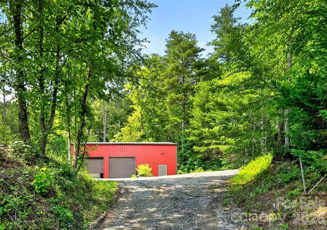 2nd image of 263 E Lester Ln, Hendersonville, NC 28739 | MLS# 4390308