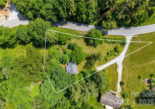 Homes for sale in Lake Toxaway, NC | 2603 Kim Miller Rd, Lake Toxaway, NC 28747 | MLS# 4390312