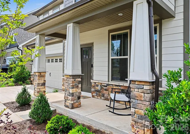 Photo 3 of Single family home for sale at 642 Amberjack Pl, York, SC 29745 | MLS# 4390325 | Listing updated on 2026-09-30
