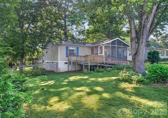 Homes for sale in Horse Shoe, NC | 403 Doliver Dr, Horse Shoe, NC 28742 | MLS# 4390350