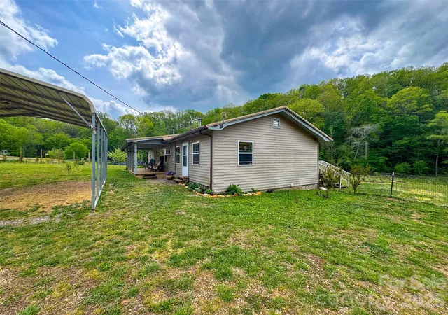 Homes for sale in Murphy, NC | 3325 Packs Mountain Rd, Murphy, NC 28906 | MLS# 4390352