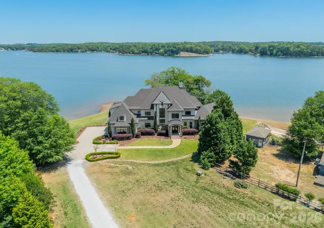 Photo 4 of Single family home for sale at 5204 Masons Fry Rd, Clover, SC 29710 | MLS# 4390360 | Listing updated on 2026-07-28