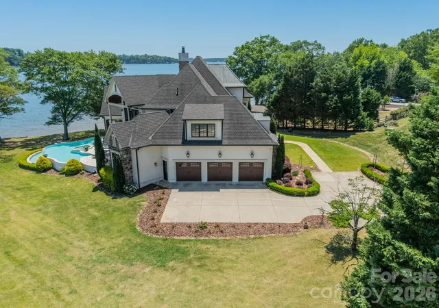 Photo 5 of Single family home for sale at 5204 Masons Fry Rd, Clover, SC 29710 | MLS# 4390360 | Listing updated on 2026-07-28