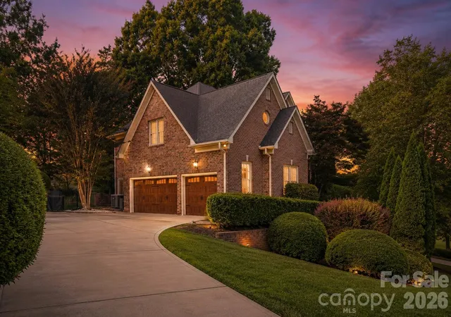 Photo 2 of Single family home for sale at 7205 Watersreach Ln, Charlotte, NC 28277 | MLS# 4390371 | Listing updated on 2026-10-07