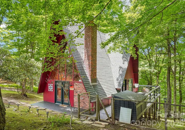 Photo 1 of Single family home for sale at 201 Hampton Gap Dr, Mars Hill, NC 28754 | MLS# 4390377 | Listing updated on 2026-09-29