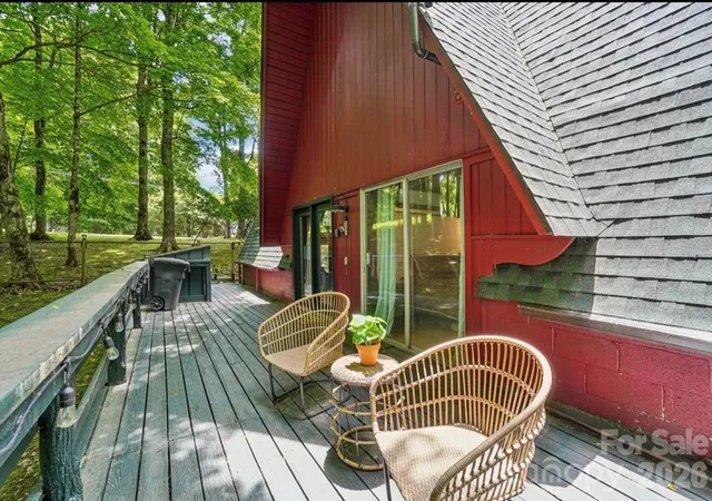 Photo 3 of Single family home for sale at 201 Hampton Gap Dr, Mars Hill, NC 28754 | MLS# 4390377 | Listing updated on 2026-09-29