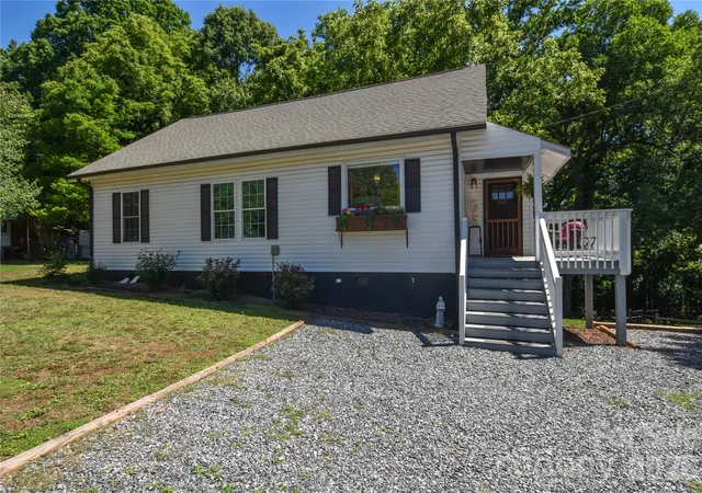 2nd image of 345 W Lowrance Ave, Mooresville, NC 28115 | MLS# 4390405