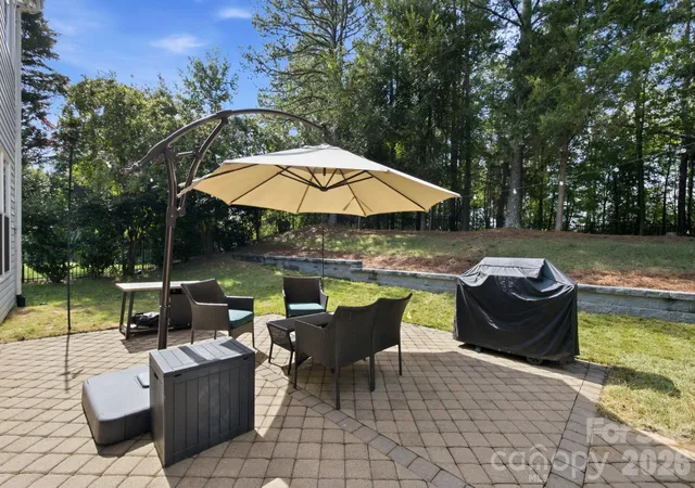 Photo 2 of Single family home for sale at 16106 Cloverleaf Ct, Charlotte, NC 28277 | MLS# 4390415 | Listing updated on 2026-09-04