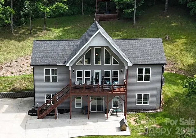 Homes for sale in Mars Hill, NC | 300 Green Meadow Ln, Mars Hill, NC 28754 | MLS# 4390435