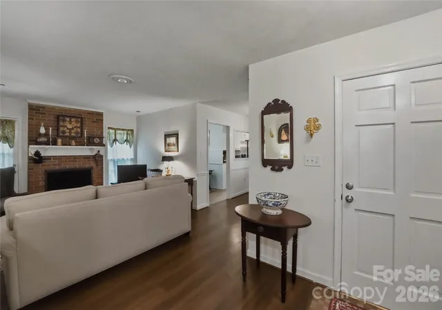 Photo 4 of Single family home for sale at 7626 Winterset Dr, Charlotte, NC 28270 | MLS# 4390439 | Listing updated on 2026-08-11