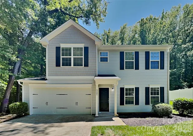 Photo 1 of Single family home for sale at 5505 Lee Marie Ln, Charlotte, NC 28269 | MLS# 4390449 | Listing updated on 2026-09-01