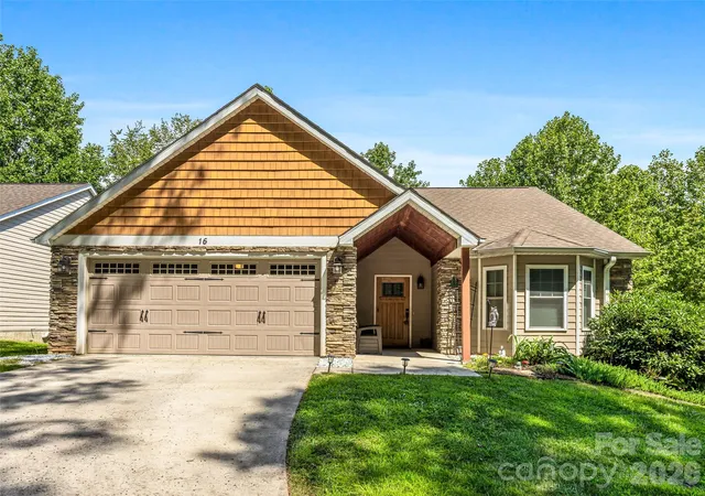 Photo 1 of Single family home for sale at 16 Jennlynn Dr, Arden, NC 28704 | MLS# 4390488 | Listing updated on 2026-09-18