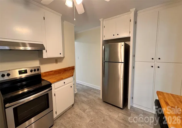 Photo 4 of Single family home for sale at 690 Brookdale Dr, Statesville, NC 28677 | MLS# 4390511 | Listing updated on 2026-10-07