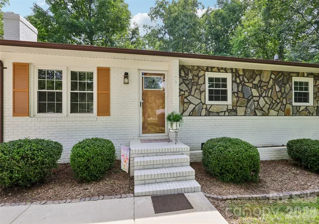 Homes for sale in Richfield, NC | 207 S Gold Branch Rd, Richfield, NC 28137 | MLS# 4390523
